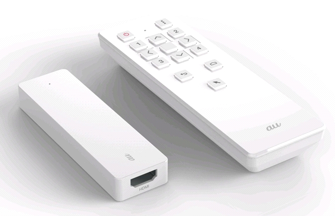 「Smart TV Stick」の機器本体及びリモコン外観（画像：KDDI）