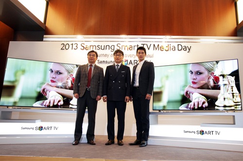 サムスン電子は19日、2013年サムスンスマートTVメディアデー』を開催し、同製品のCMモデルとして活動中の俳優ヒョンビンが出席した。