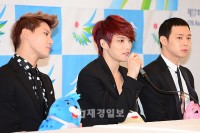 JYJ、広報大使の就任式に出席 2014仁川アジア競技大会 JYJ、広報大使の就任式に出席 2014仁川アジア競技大会