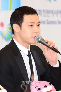 JYJ、広報大使の就任式に出席　2014仁川アジア競技大会