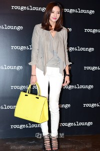 CNBLUE、ユン・ウネら「rouge & lounge」のローンチイベントに出席 ハン・チェヨン（22）