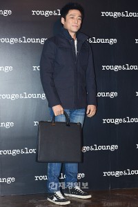 CNBLUE、ユン・ウネら「rouge & lounge」のローンチイベントに出席 チ・ジニ（13）