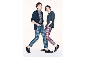 「メンズレギンスジーンズ」を発売（写真：ユニクロ）