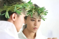 韓国コスメブランドthe saem（ザ・セム）は、ブランドの新モデルとして 男性グループBIGBANG（ビッグバン）のリーダー、G-DRAGONを抜擢し、グラビアのメイキング映像を公開した。