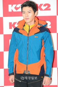 ヒョンビン、「K2 2013 S/S」でアウトドアファッションを披露
