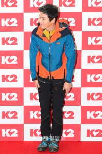 ヒョンビン、「K2 2013 S/S」でアウトドアファッションを披露