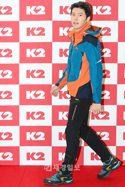 ヒョンビン、「K2 2013 S/S」でアウトドアファッションを披露（1）
