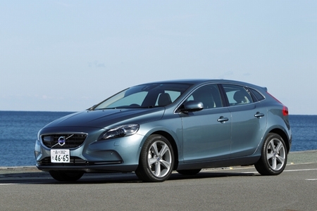 VOLVO V40(写真:ボルボ・カー・ジャパン) VOLVO V40(写真:ボルボ・カー・ジャパン)