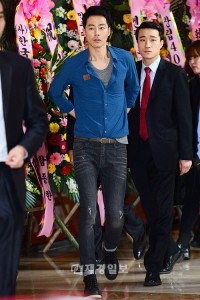 チョ・インソン&ハン・ヒョジュ、登山ウエアの記念式典に登場(13) チョ・インソン&ハン・ヒョジュ、登山ウエアの記念式典に登場(13)