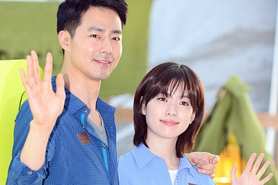 チョ・インソン&ハン・ヒョジュ、登山ウエアの記念式典に登場(1) チョ・インソン&ハン・ヒョジュ、登山ウエアの記念式典に登場(1)