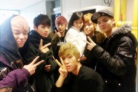 TEENTOPが映画『7号室のプレゼント』に出演した子役カル・ソウォンとの写真を公開した。