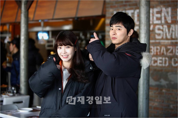 KBSで9日に放送を開始した新ドラマ『最高だ、イ・スンシン』。今回は、IUとチョ・ジョンソクが主演に抜擢されて話題を集めている同作品の“3つの鑑賞ポイント”をご紹介する。