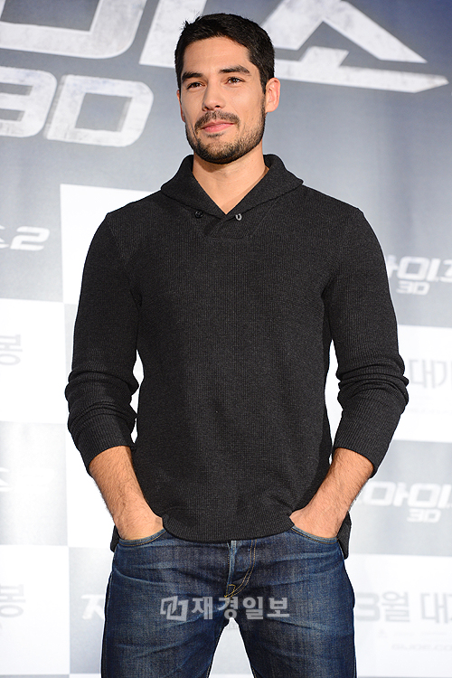 イ・ビョンホン、映画『G.I.ジョー2』の記者会見に出席(14) DJ・コトローナ