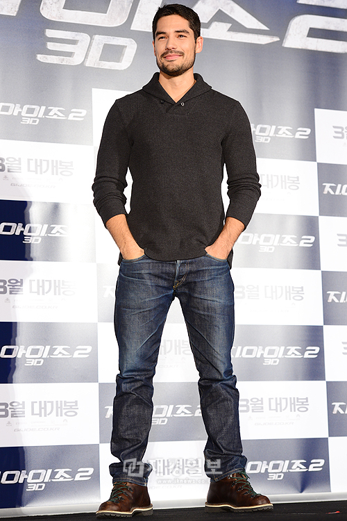 イ・ビョンホン、映画『G.I.ジョー2』の記者会見に出席(13) DJ・コトローナ