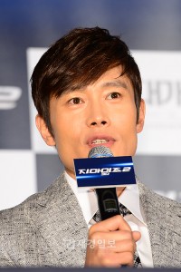 イ・ビョンホン、映画『G.I.ジョー2』の記者会見に出席 イ・ビョンホン(11) イ・ビョンホン、映画『G.I.ジョー2』の記者会見に出席 イ・ビョンホン(11)