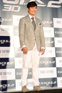 イ・ビョンホン、映画『G.I.ジョー2』の記者会見に出席 イ・ビョンホン(9) イ・ビョンホン、映画『G.I.ジョー2』の記者会見に出席 イ・ビョンホン(9)