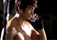 ソン・スンホンが“野性美”あふれるスチールカットを公開した。写真=ブリスメディア ソン・スンホンが“野性美”あふれるスチールカットを公開した。写真=ブリスメディア