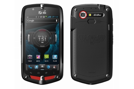 「G'zOne CA-201L」（画像：NECカシオモバイルコミュニケーションズ）