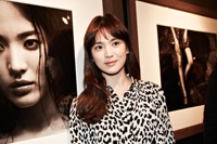 ソン・ヘギョが21日、「10 CORSO COMO SEOUL」で開かれたピーター・リンドバーグ写真展オープニングイベントに出席した。