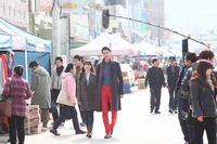 SBSドラマ『その冬、風が吹く』が、チョ・インソン＆ソン・ヘギョの市場デート写真を公開し視線を集中させている。写真＝その冬、風が吹く