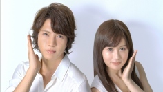 ロート製薬は、化粧水売上げ個数ナンバーワンを誇るスキンケアブランド「肌研(ハダラボ)」の「極潤(ゴクジュン)」シリーズを一斉リニューアルし、コマーシャル展開には山下智久、前田敦子を起用している。