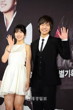 MBCドラマ「九家の書」の製作発表会が今月2日午後、ソウル市汝矣島(ヨイド)にある63ビルディングのジュニパールームで開かれた。 MBCドラマ「九家の書」の製作発表会が今月2日午後、ソウル市汝矣島(ヨイド)にある63ビルディングのジュニパールームで開かれた。