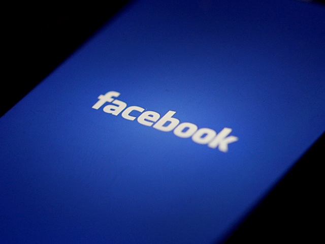 Facebookは、Android端末向けのホームアプリ「Facebook　Home」を発表した。