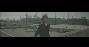 JYJのキム・ジュンスが、中国のMV配信サイト音悦台が主催する音楽賞「V-chart awards」で、ベスト韓国男性アーティスト賞を受賞した。写真は「UNCOMMITTED」のMV。 JYJのキム・ジュンスが、中国のMV配信サイト音悦台が主催する音楽賞「V-chart awards」で、ベスト韓国男性アーティスト賞を受賞した。写真は「UNCOMMITTED」のMV。