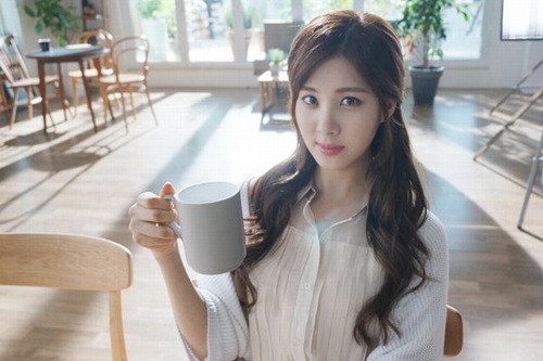 少女時代ソヒョンの広告撮影中のショットが公開された。写真＝少女時代Facebookページより