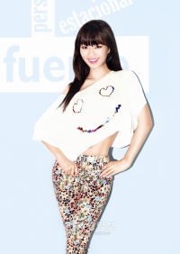 健康的な色っぽさが自慢の女性グループSISTARが、冬の間隠してきたそのセクシーパワーを存分に発揮した現場が公開された。 健康的な色っぽさが自慢の女性グループSISTARが、冬の間隠してきたそのセクシーパワーを存分に発揮した現場が公開された。