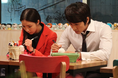 ソン・スンホンとシン・セギョンのデートシリーズ第2弾は、“人形作り”だった。写真=ブリスメディア