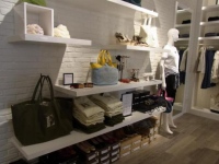 バンヤードストームがブランド初アウトレット店を出店 店舗限定アイテムも登場