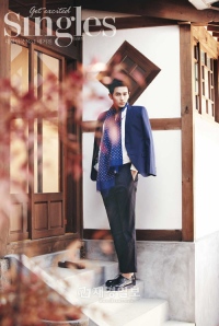 ファッションマガジン「Singles」が、2AMイム・スロンのグラビアを公開した。