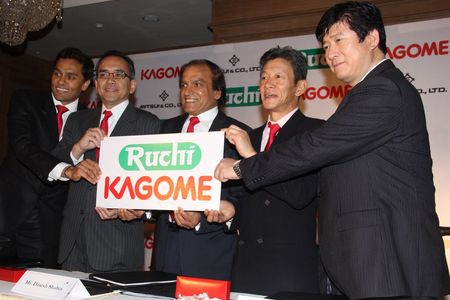 ムンバイで行われた調印式(写真:カゴメ) ムンバイで行われた調印式(写真:カゴメ)