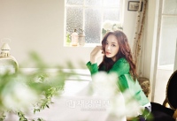 レディースファッション「IN THE F」の代表的なブランド「COMPAGNA」が女優パク・ミニョンをモデルに起用し、カラフルなジャケットを提案した。写真=COMPAGNA レディースファッション「IN THE F」の代表的なブランド「COMPAGNA」が女優パク・ミニョンをモデルに起用し、カラフルなジャケットを提案した。写真=COMPAGNA