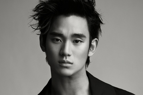 俳優キム・スヒョンが、日本で初となる公式ファンミーティングを開催する。