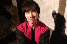 MBCドラマ『九家の書』では、イ・スンギがペ・スジ、チョ・ソンハと共に茶目っ気あふれる“真夜中のお仕置きシーン”を演出して笑いを醸し出している。写真=サムファネットワークス