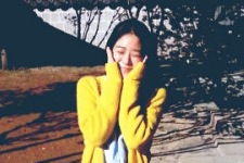 KARAのハン・スンヨンが、出演中のドラマ『張玉貞、愛に生きる』の撮影現場を訪問した際の写真を公開した。写真＝スンヨンのツイッターより