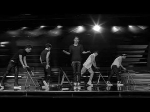 2PMが韓国で2年ぶりにリリースする3rdアルバム『GROWN』のタイトル曲『ハ・ニ・プン』(하.니.뿐. 、A.D.T.O.Y.)のMVとMVのメイキングフィルムが続けて公開された。 2PMが韓国で2年ぶりにリリースする3rdアルバム『GROWN』のタイトル曲『ハ・ニ・プン』(하.니.뿐. 、A.D.T.O.Y.)のMVとMVのメイキングフィルムが続けて公開された。