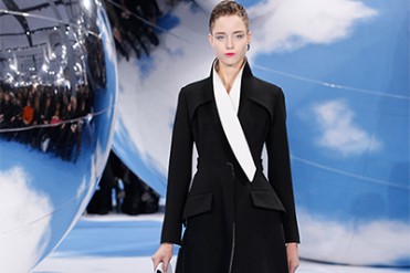 Dior 2013-14年秋冬コレクション - シュールレアリズムとムッシュ ディオールに想いを馳せて