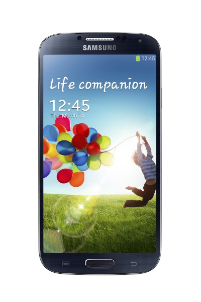 サムスン電子が1～3月期の世界Android搭載スマートフォン販売による営業利益全体の95%を占めたことが分かった。写真は同社のスマートフォン「GALAXY S4」