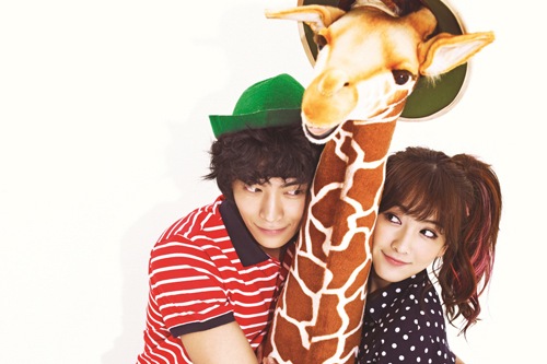 16日、カジュアルファッションブランド「UNIONBAY」が、KARAのスンヨンとジヨンと俳優イ・ミンギの夏のグラビアを公開した。