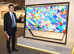 サムスン電子のプレミアムTVが、アジア最大の芸術品オークション会場で芸術愛好家の注目を浴びた。 サムスン電子のプレミアムTVが、アジア最大の芸術品オークション会場で芸術愛好家の注目を浴びた。
