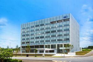 「理想開発センター」外観（画像：理想科学工業）