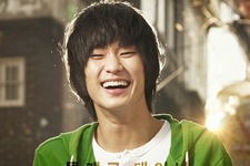 公開2日前にチケット予約販売率が一気に80%を突破してトップに躍り出るという尋常でない勢いを見せている映画「隠密に偉大に」。