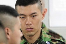 ヒョンビンとハ・ジウォンが、“軍人が最もよく似合う芸能人”1位に選ばれた。