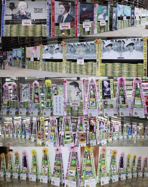 MBLAQの多国籍ファンらが、MBLAQの5枚目ミニアルバム『Sexy Beat』のショーケースに米花輪、卵花輪、ラーメン花輪、飼料花輪を送り応援した。