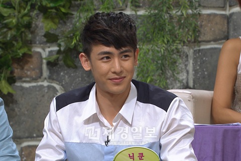 最近行われたMBCバラエティー『セバッキ』“ゴールドミス特集”の収録には、ゴールドミス代表のキム・チョン、パク・ソヨン、ソ・ヒョンジン、サユリだけでなく、アイドル代表の2PMとMBLAQが出演して、それぞれの恋愛観や結婚観について率直に語った。