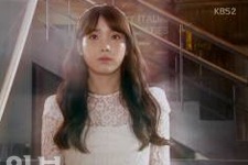 IU、パク・スジン、ユン・スンアが、全く同じシースルードレスを着て注目を集めている。写真＝キム・ソンウン、パク・スジン：Olive「2013テイスティロード」 、IU：KBS2「最高だ、イ・スンシン」、ユン・スンア：ジェーンソング