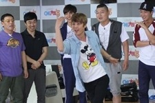 遂に芸・体・能チームと神話がボウリング対決を繰り広げる。写真＝KBS2TV『僕らの町の芸・体・能』